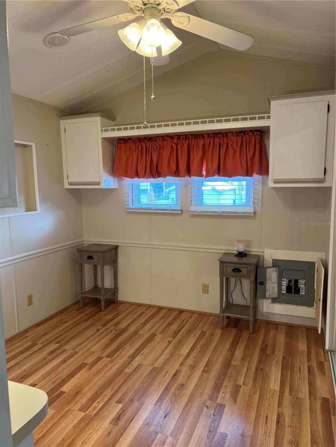 Listing Photo 10