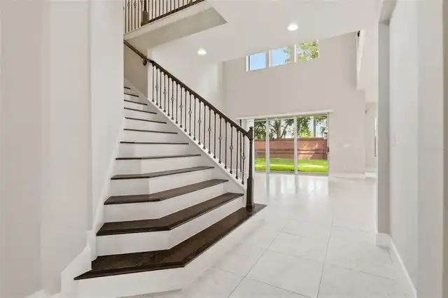 Listing Photo 12