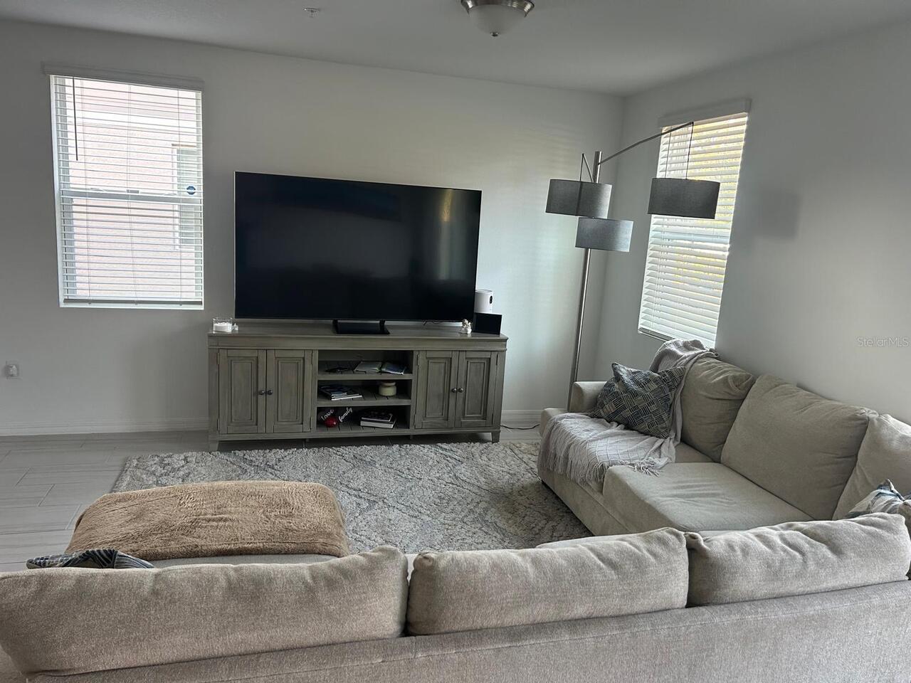 Listing Photo 11