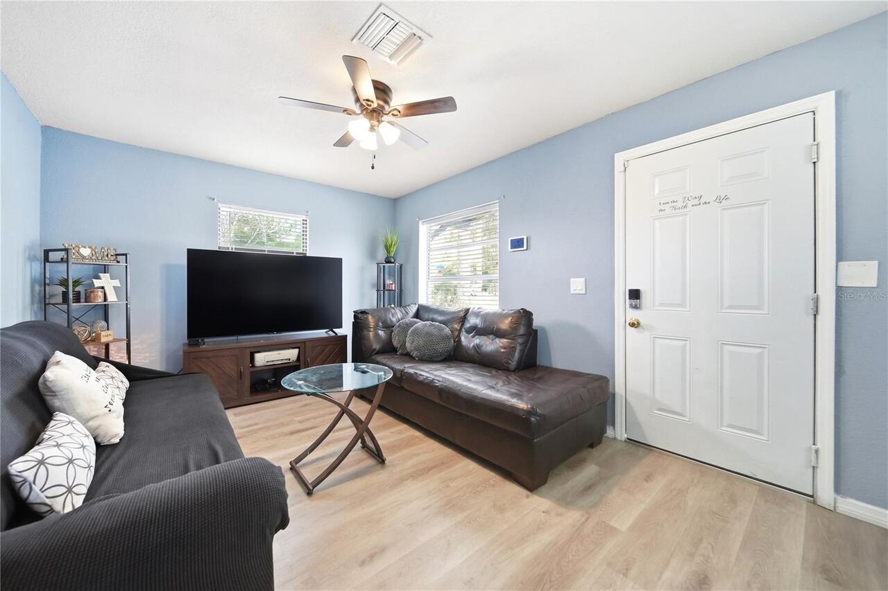Listing Photo 8