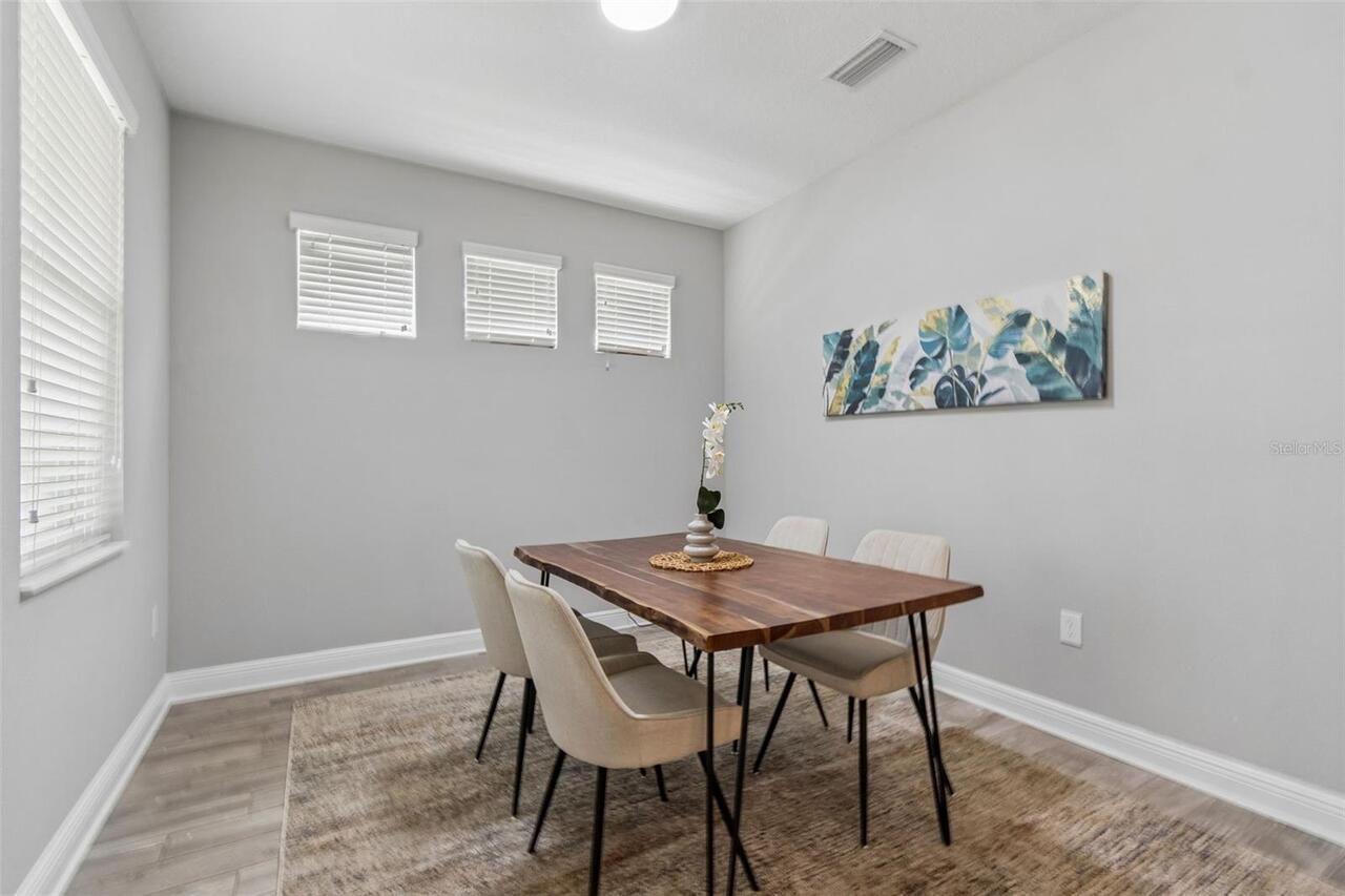 Listing Photo 8