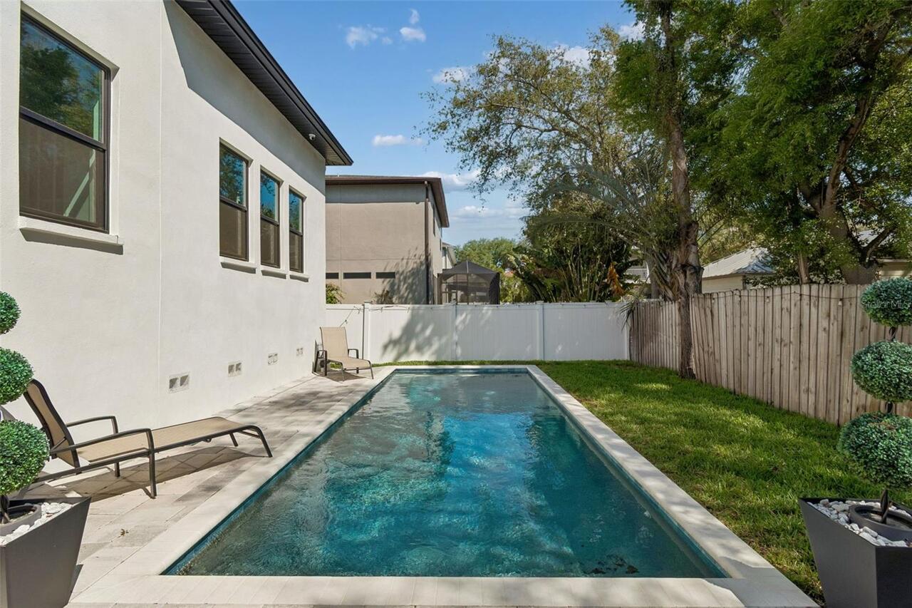 Listing Photo 11