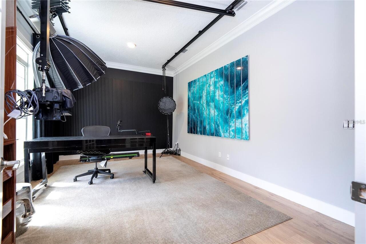 Listing Photo 12