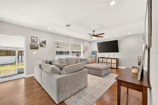 Listing Photo 8