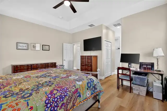Listing Photo 22