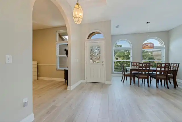 Listing Photo 16