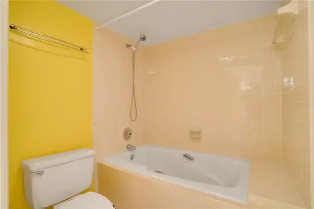 Listing Photo 15