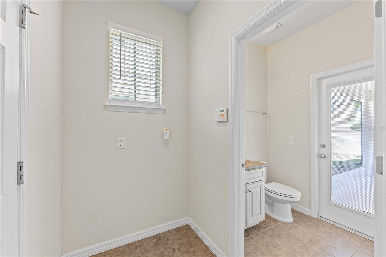 Listing Photo 12