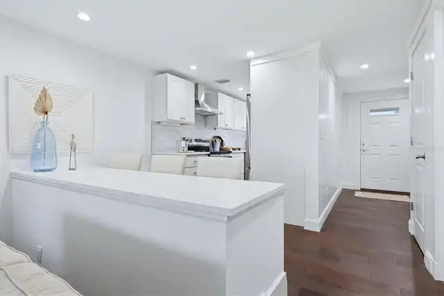 Listing Photo 9