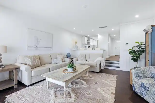 Listing Photo 11