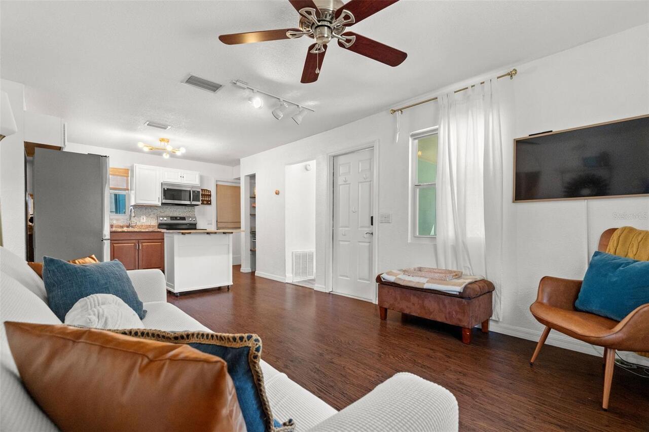 Listing Photo 10