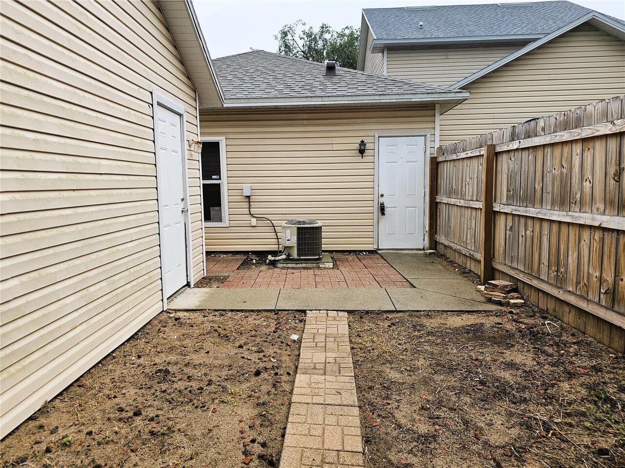 Listing Photo 14