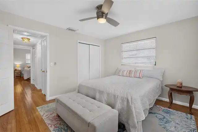 Listing Photo 16