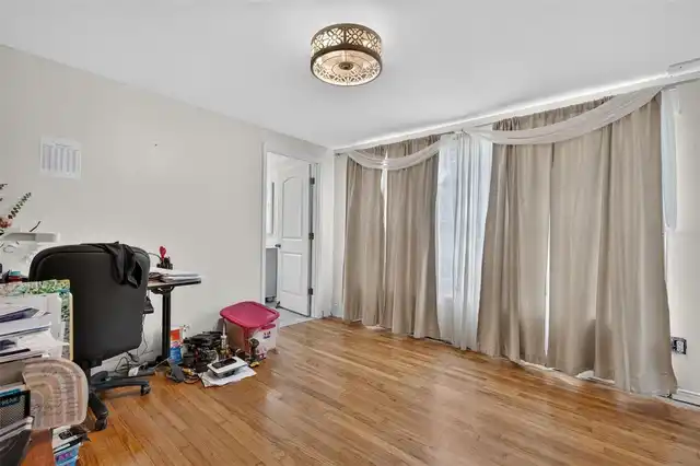 Listing Photo 17