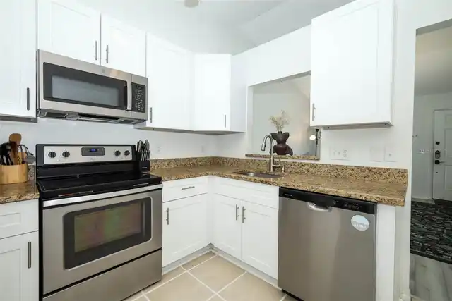 Listing Photo 9