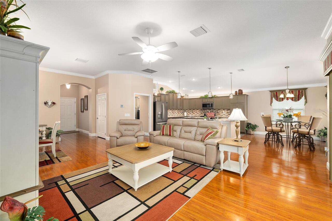 Listing Photo 11