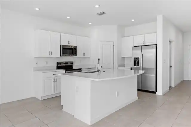 Listing Photo 11