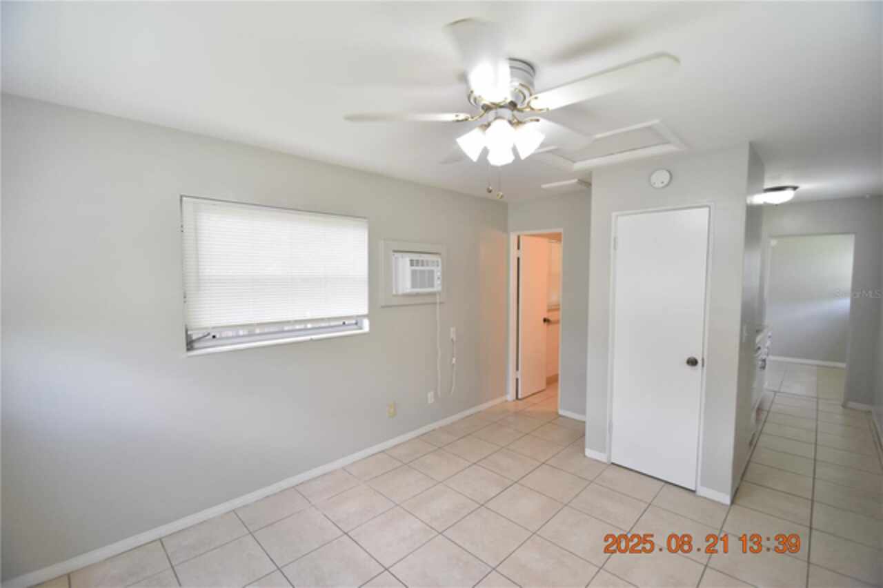 Listing Photo 11