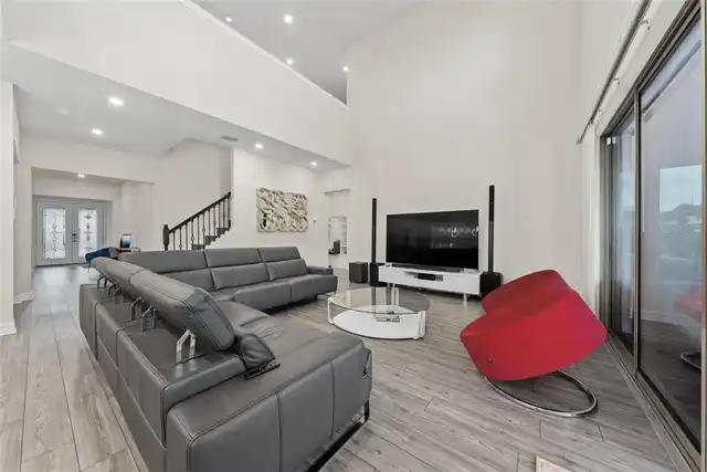 Listing Photo 17