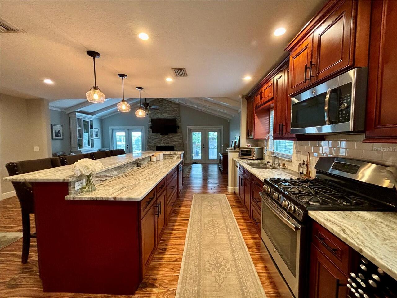 Listing Photo 10