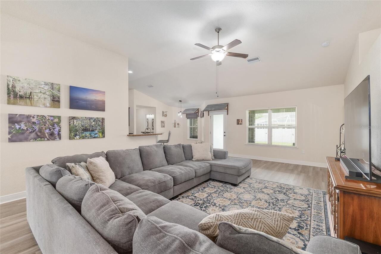 Listing Photo 8