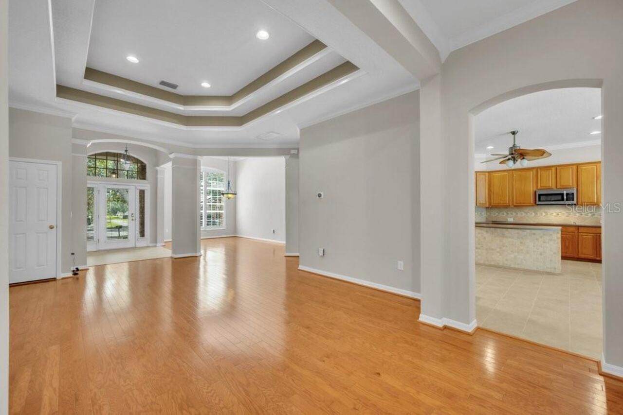 Listing Photo 11