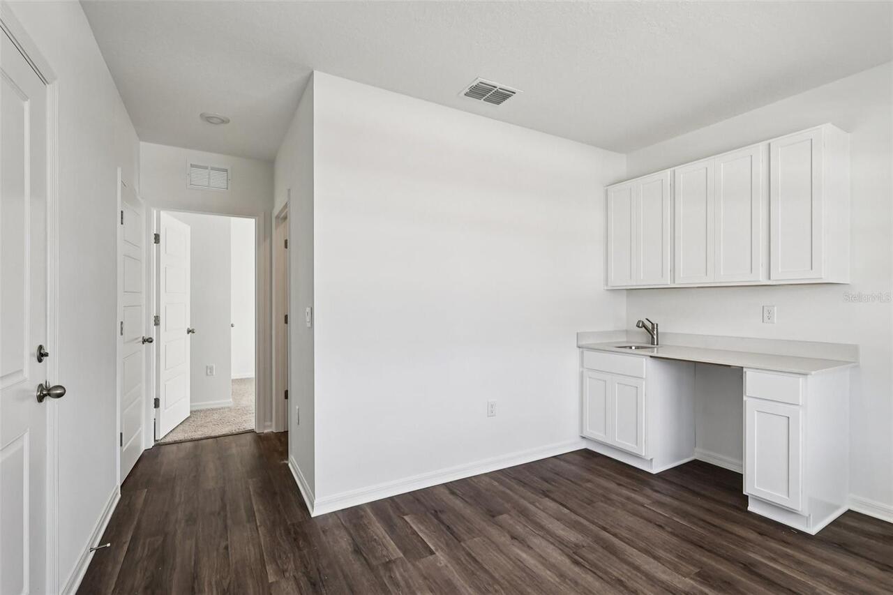 Listing Photo 14
