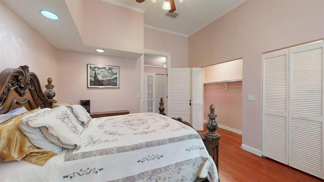 Listing Photo 12