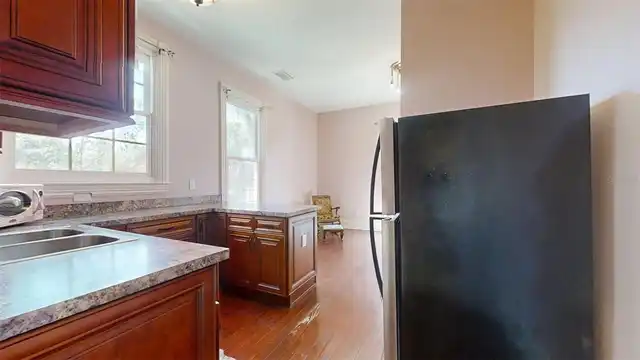 Listing Photo 18