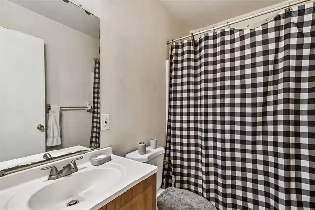 Listing Photo 11