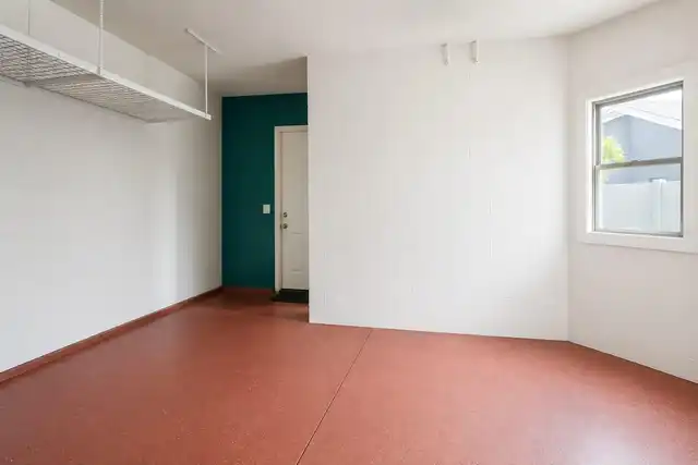 Listing Photo 15