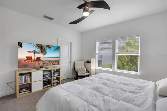 Listing Photo 12