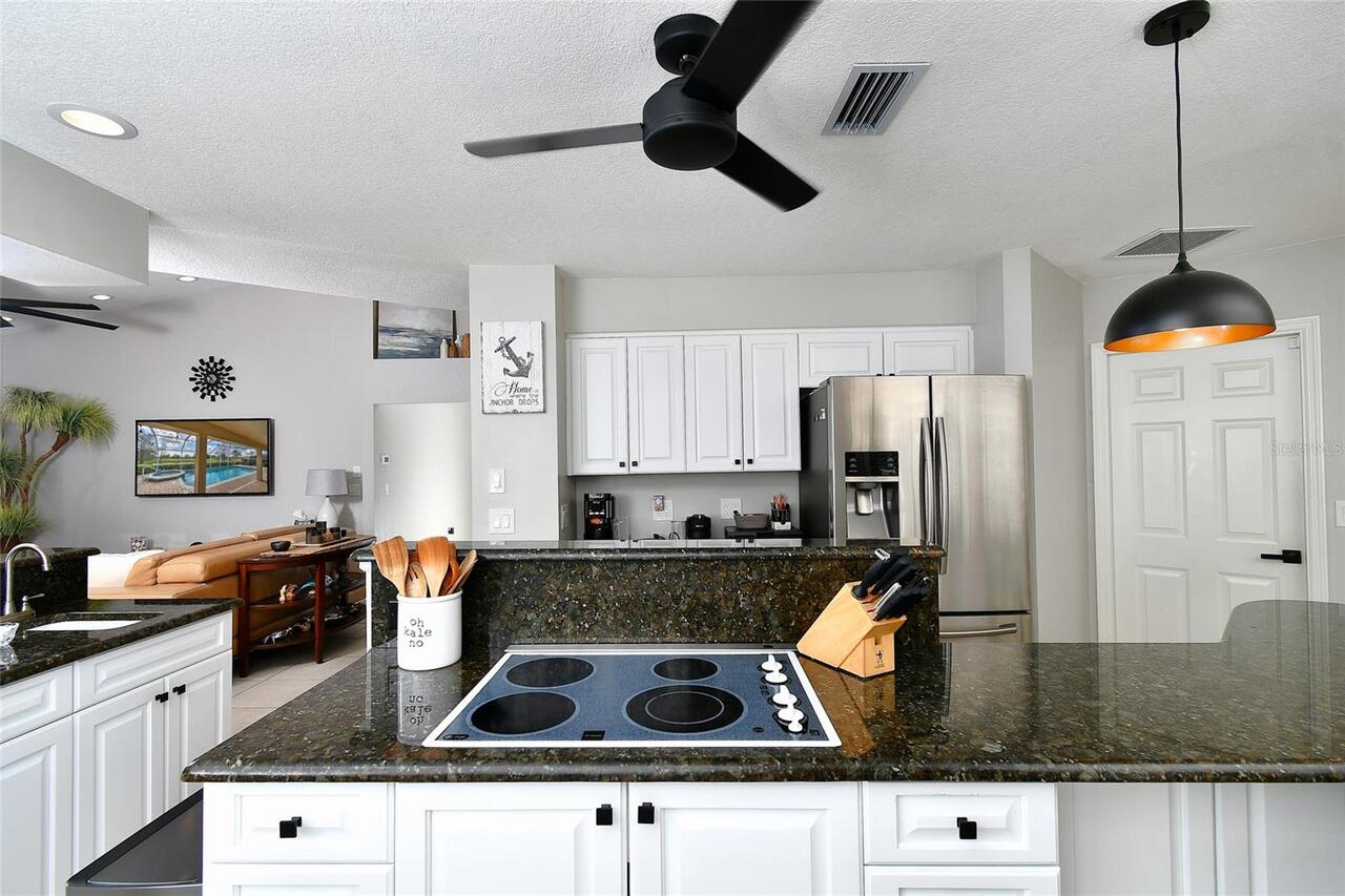 Listing Photo 14