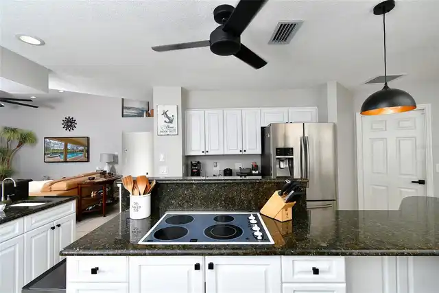 Listing Photo 14
