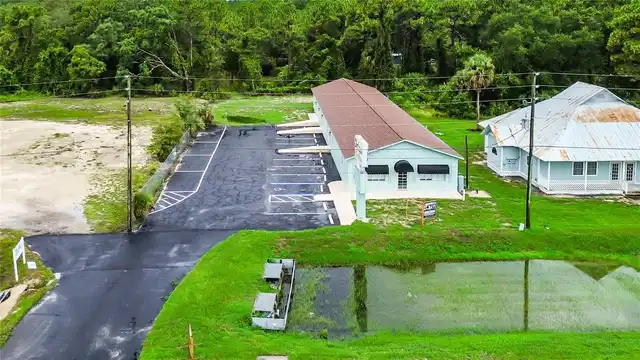 Listing Photo 10