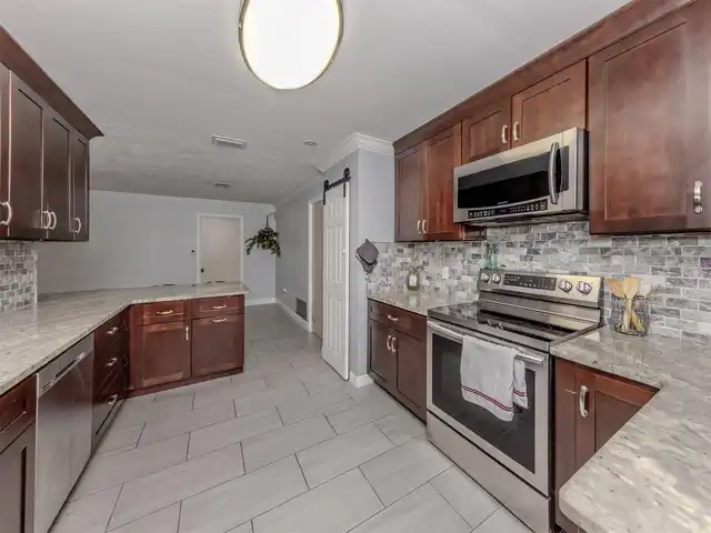 Listing Photo 5