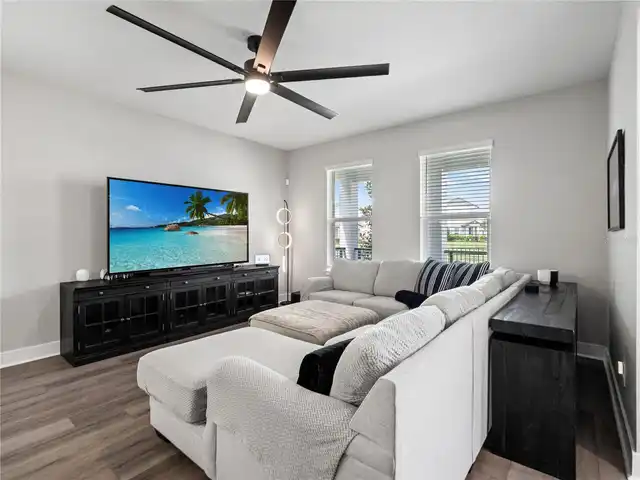 Listing Photo 11