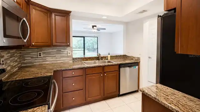Listing Photo 8