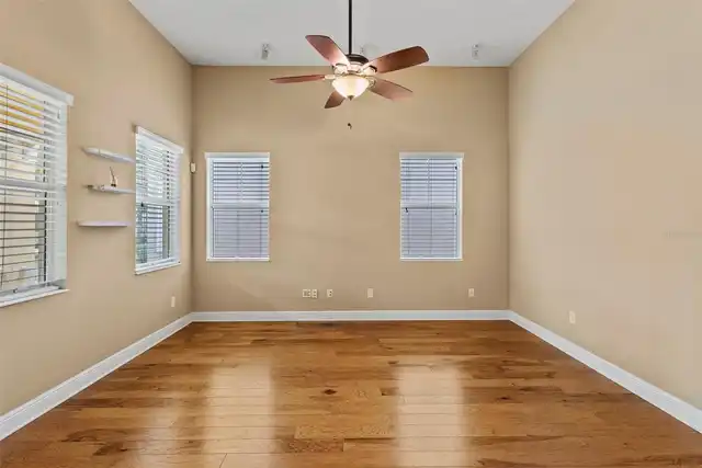 Listing Photo 11
