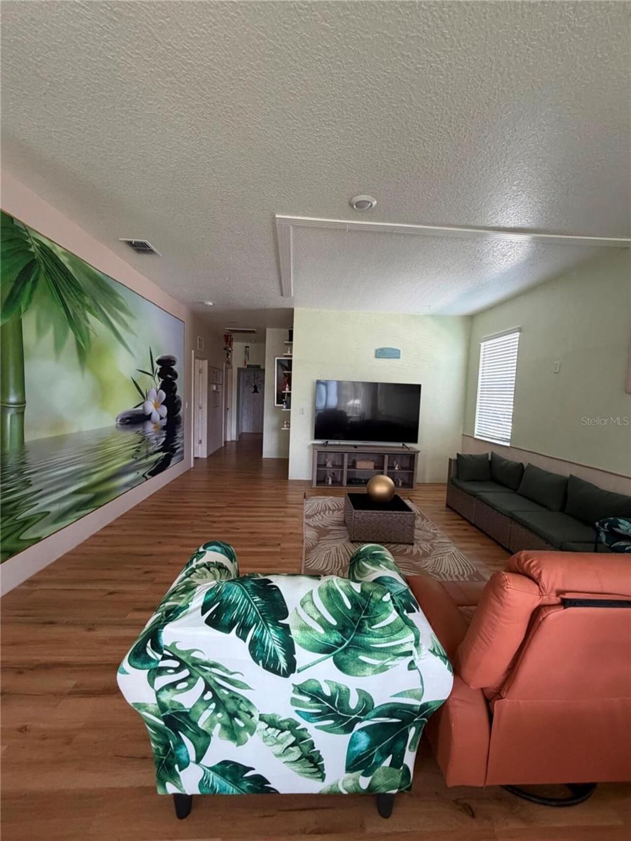 Listing Photo 11