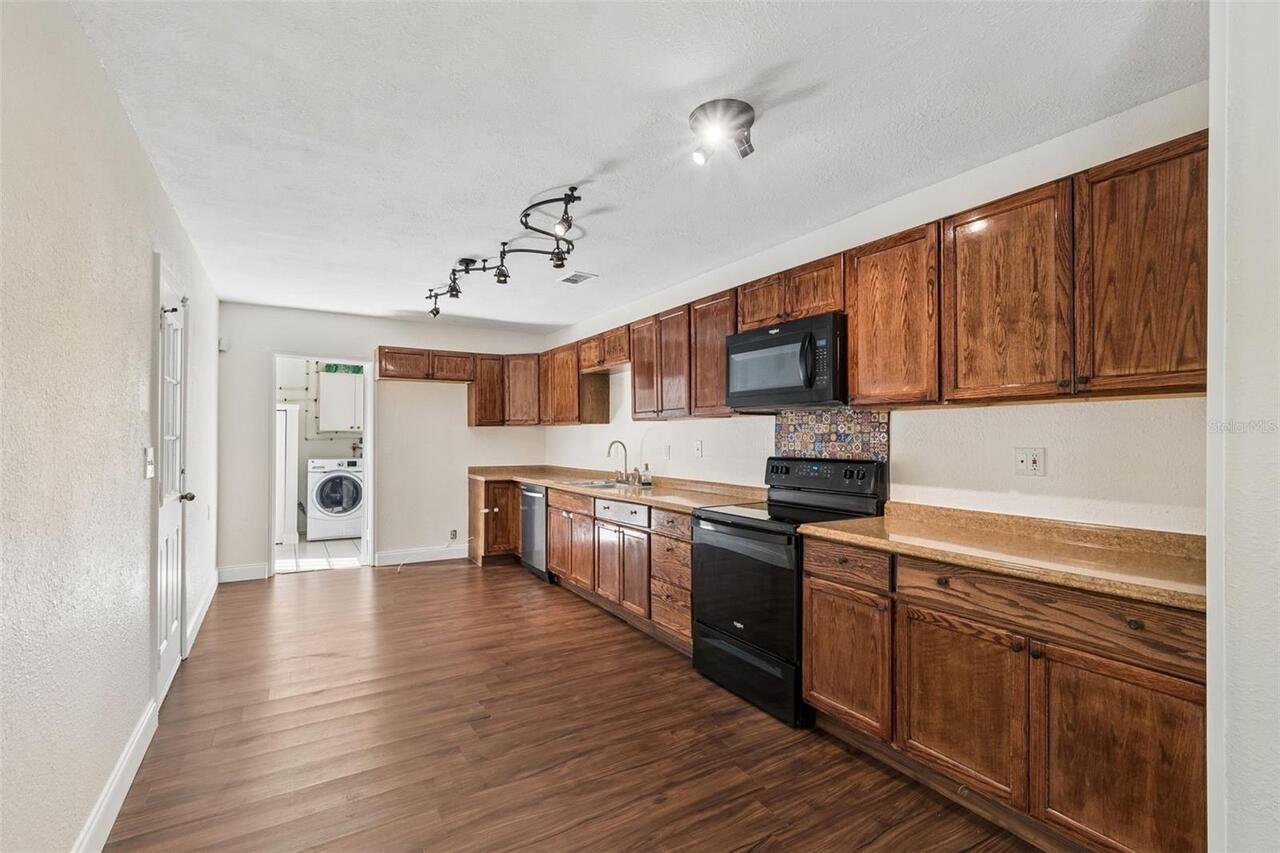 Listing Photo 12
