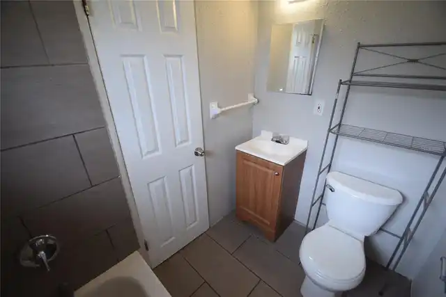 Listing Photo 17