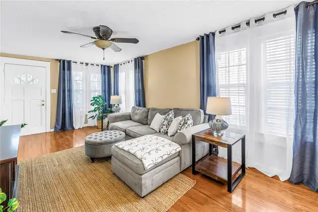 Listing Photo 8