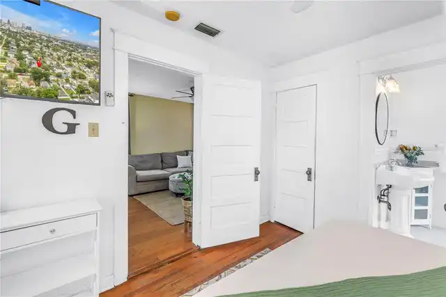 Listing Photo 11