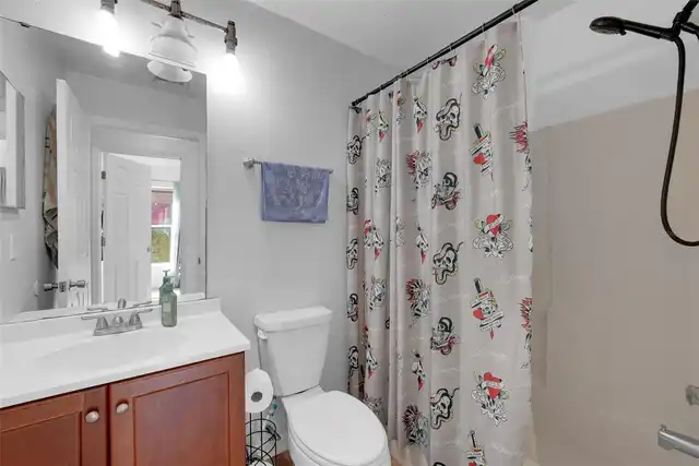 Listing Photo 14