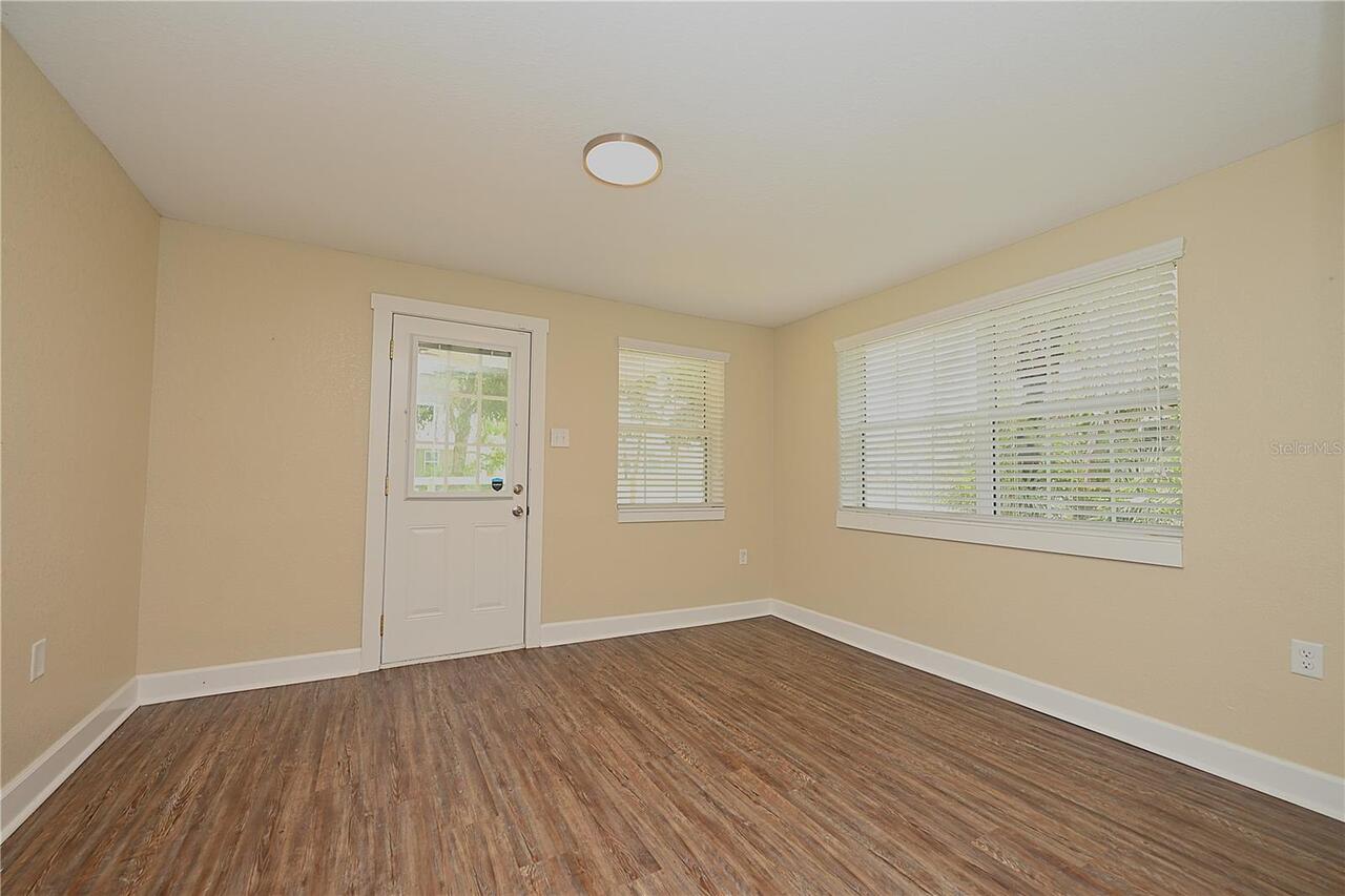 Listing Photo 16