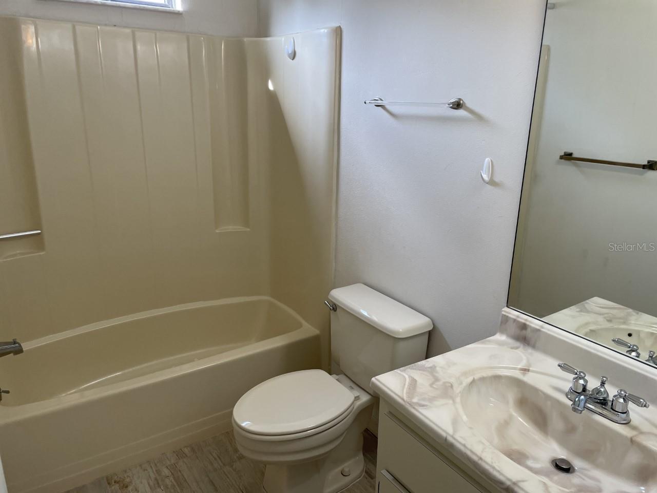 Listing Photo 8