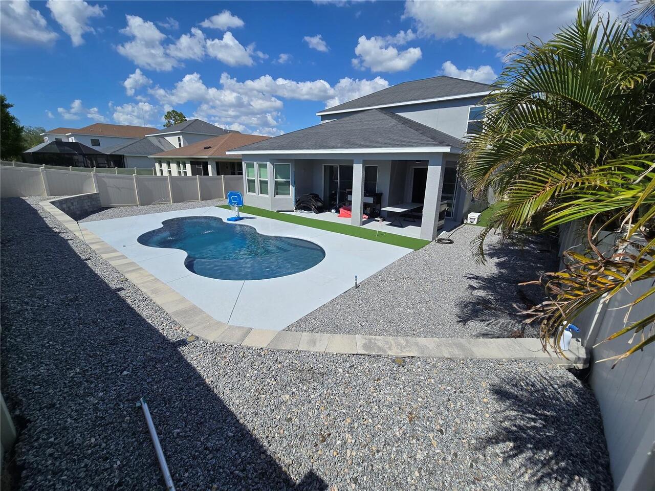 Listing Photo 17