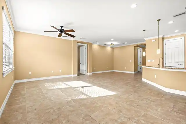 Listing Photo 14