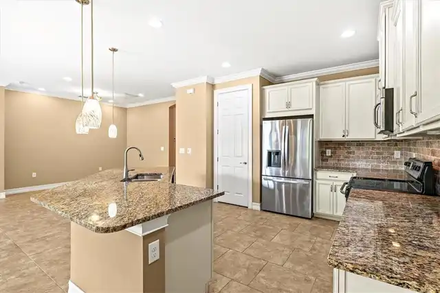 Listing Photo 18